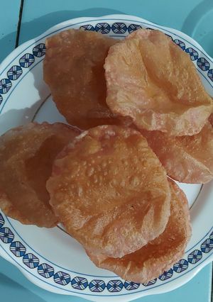 A picture of Beetroot puri bhaji.