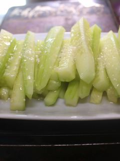 Una foto de Ensalada triste de pepino