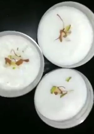 A picture of Dry fruits milkshake.