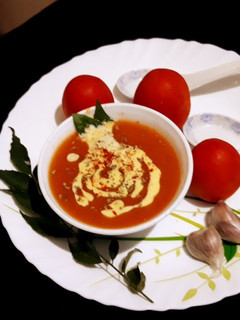 टमाटर का सूप (Tamatar ka soup recipe in Hindi) रेसिपी मुख्य फोटो