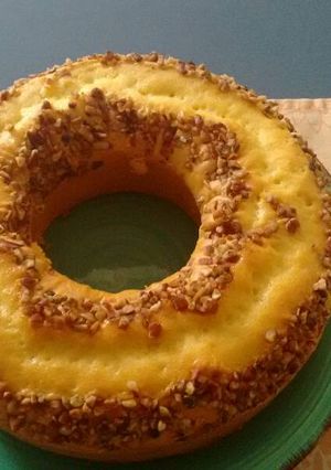 Una foto de Rosca esponjosa de mantequilla y nuez. ॐ