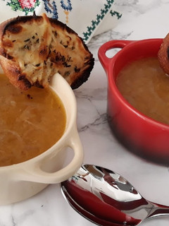 Una foto de Sopa de cebolla