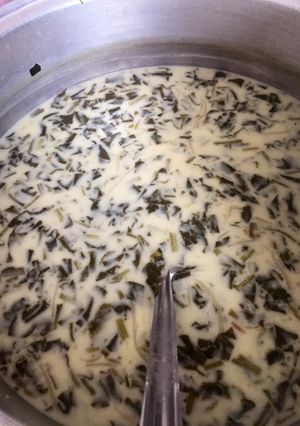 عکسی از دستور آش دوغ ارومیه با سبزی محلی