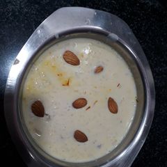 A picture of Rice kesar kheer.