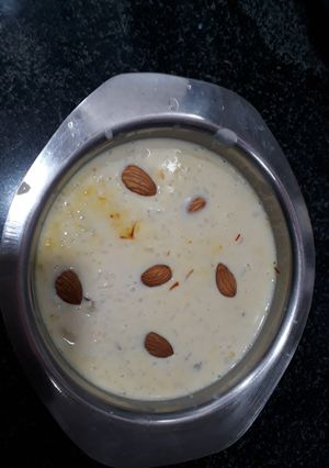 A picture of Rice kesar kheer.