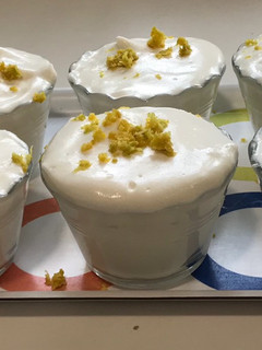 Una foto de Mousse de limón con tres ingredientes