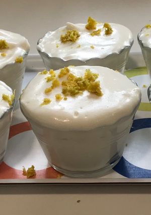 Una foto de Mousse de limón con tres ingredientes