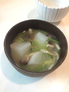Foto resep Lobak & Shimeji Miso soup