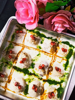 नॉन फ्राइड दही बड़ा (non fried dahi vada recipe in Hindi) रेसिपी मुख्य फोटो