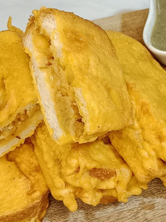A picture of Bread pakoras.