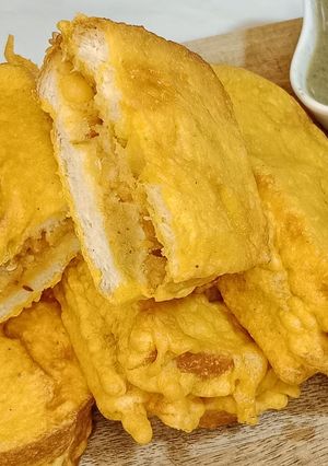 A picture of Bread pakoras.