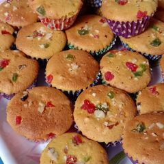Fruit cup cakes A picture of Fruit cup cakes.