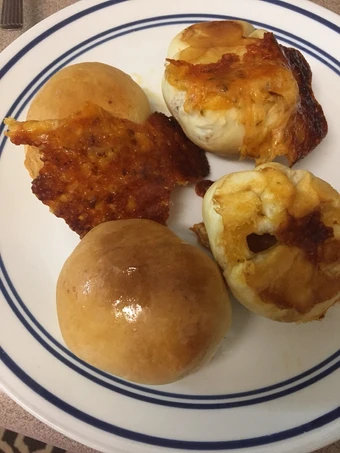 Easy Way Make Pizza Bombs Pizza dough filled with cheese and pizza sauce in round shape the So Delicious Delicious