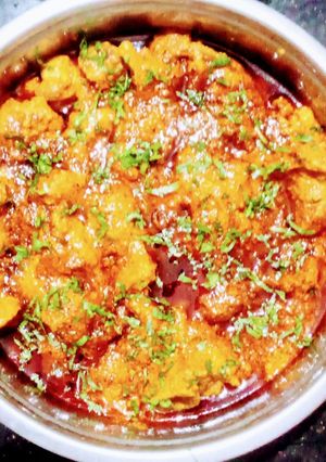 सोयाबीन मसाला ग्रेव्ही (soybean masala gravy recipe in marathi) रेसिपी चे मुख्य फोटो 