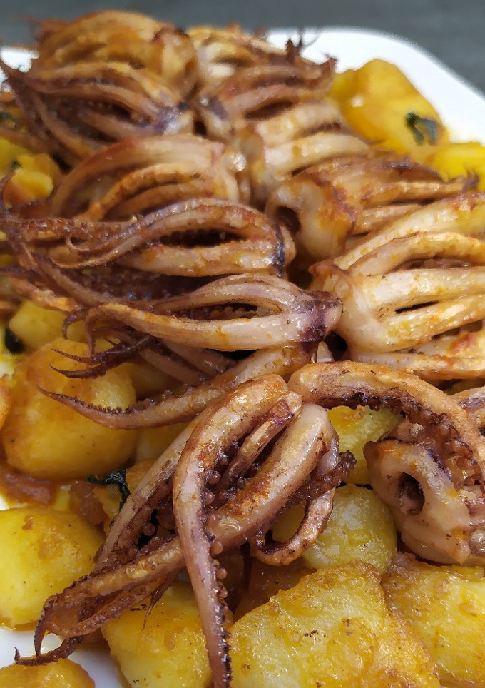 Una foto de Rejos cocidos y salteados con patatas