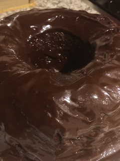 صورة لوصفة كيكة بصوص الشوكولاتة