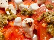 Una foto de ensaladas gourmet