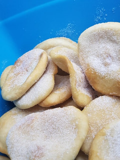 Una foto de Tortas fritas 🧉⛈️
