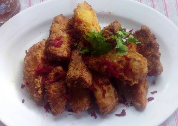 Fried sweet potatoes and arrowroots wedges