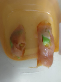 Una foto de Rollito de salmón ahumado con aguacate
