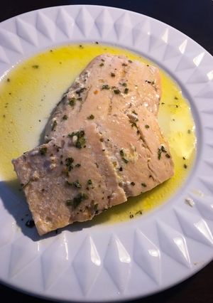 Una foto de Salmón en mantequilla