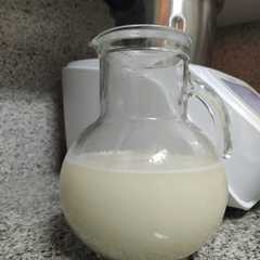 Una foto de Leche de avena con un toque de coco. MCC