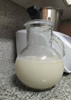 Una foto de Leche de avena con un toque de coco. MCC