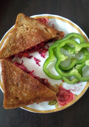 A picture of Beetroot sandwich.