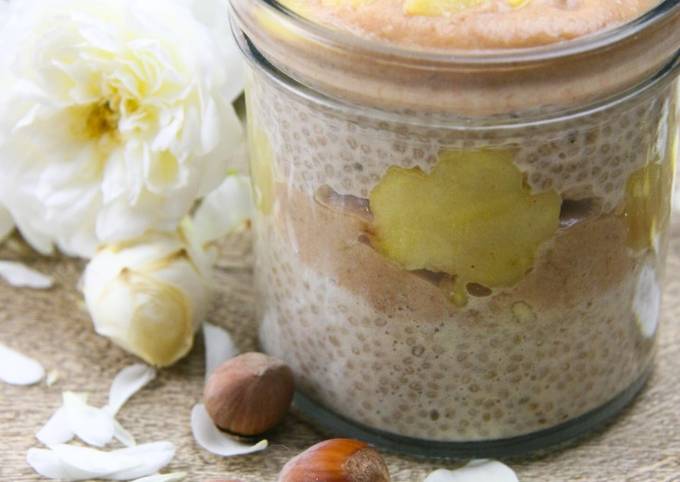 Chia pudding aux pommes et caramel de dattes au lucuma