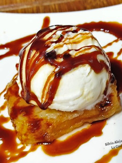 Una foto de Leche frita con helado
