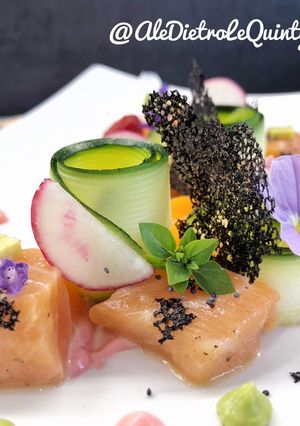 Foto di Cubotti di salmone, mayo al lampone e corallo