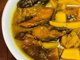 সব্জী দিয়ে ইলিশ মাছের ঝোল (sabji diye Ilish Macher Jhol Recipe In Bengali)