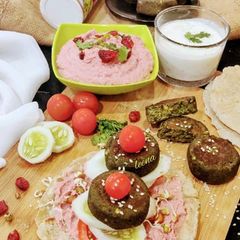Avocado Spinach Sprouts falafel A picture of Avocado Spinach Sprouts falafel.