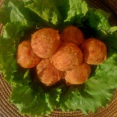 A picture of Yam balls.