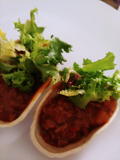 Una foto de Mini burritos con mezclum y queso sin lactosa