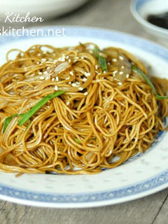 醬油炒麵 【15分鐘食譜】 的食譜成品照片