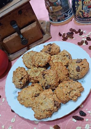 A picture of Oatmeal and Apple Cookies.