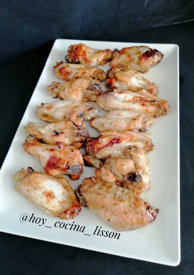 Una foto de Alitas de pollo adobadas