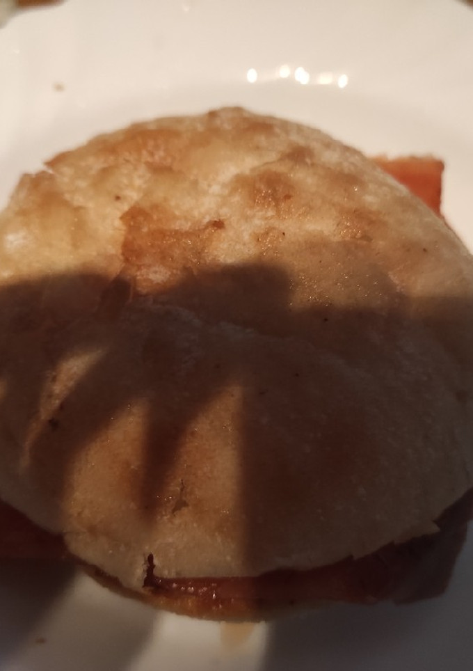 Una foto de Mollete de salmón marinado con aceite de oliva