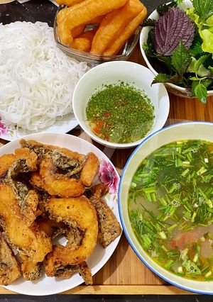 A picture of Bún cá chấm.