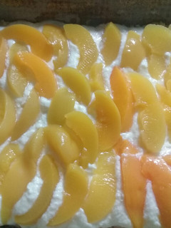 Una foto de Tarta Dulce de Chantilly y Durazno Para la tarde o Postre🍑😃!!!