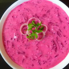 A picture of Beetroot Raita.