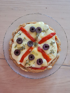 Una foto de Masa de "pizza" de avena en sartén 🍕