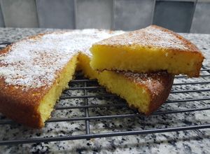 Una foto de Torta húmeda de naranja bien fácil