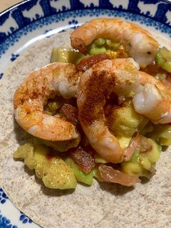 酪梨鮮蝦捲餅 的食譜成品照片