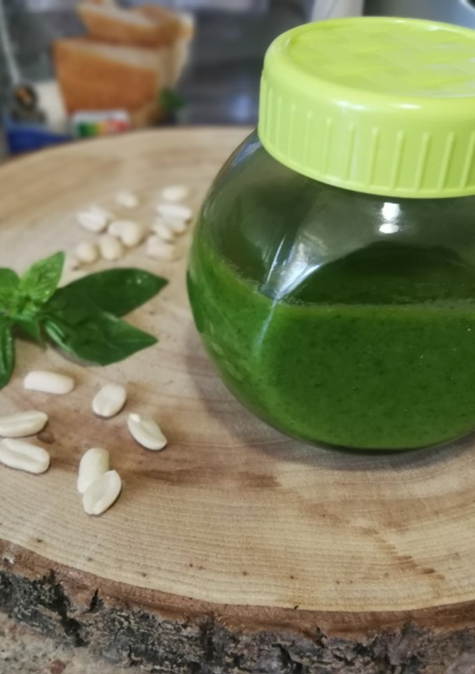 Una foto de Salsa pesto con cacahuetes