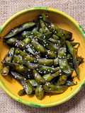 Edamames enchilados 🫛 Vainas de soja verde con chile jalapeño 🌶️ y sal al Malbec 🍷