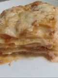 Lasagna de carne picada con paleta y queso