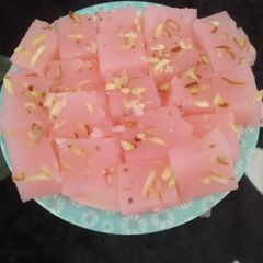 A picture of Dragon fruit Karachi Halwa.