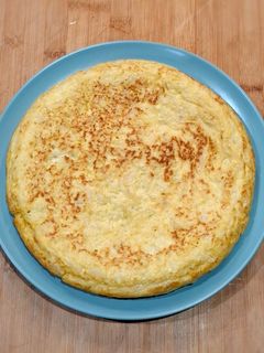 Una foto de Tortilla de coliflor y patata